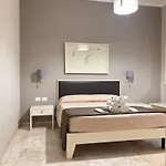 Гостевой дом Faro Bianco - &