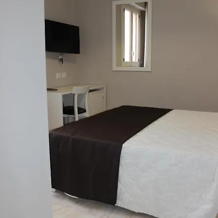 בית הארחה Faro Bianco - &