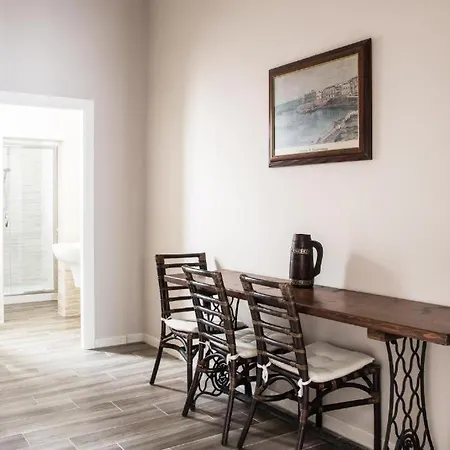 בית הארחה Faro Bianco - &