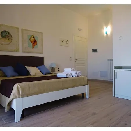 Faro Bianco - & 4*