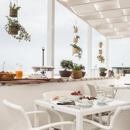 Guest house Faro Bianco - & *