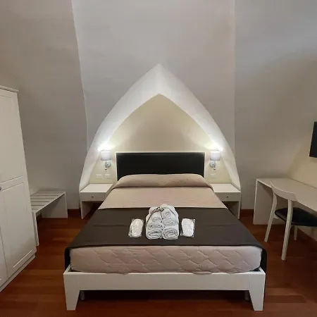 Guest house Faro Bianco - &