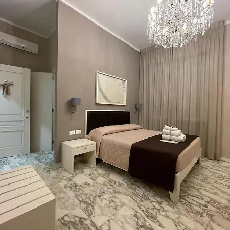 Guest house Faro Bianco - & *