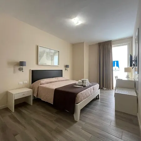 Guest house Faro Bianco - &