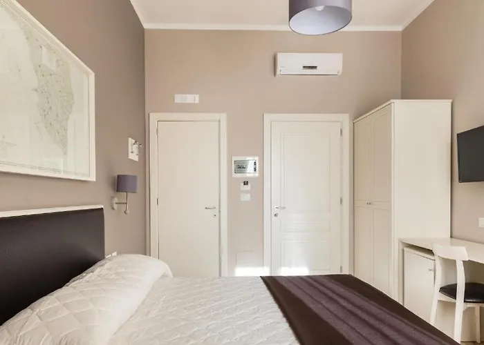 Guest house Faro Bianco - &