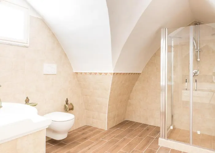 Faro Bianco - & 4*