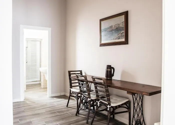 Guest house Faro Bianco - &