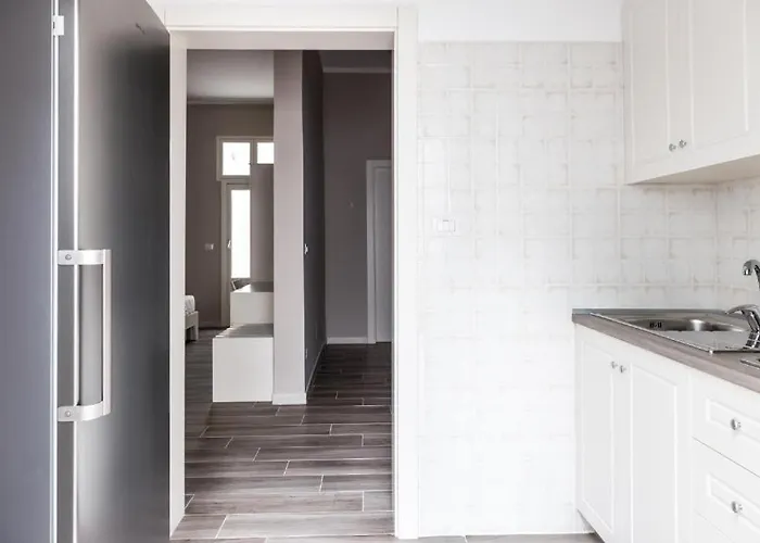 Guest house Faro Bianco - &