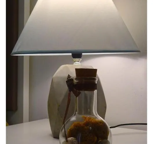 Guest house Faro Bianco - &