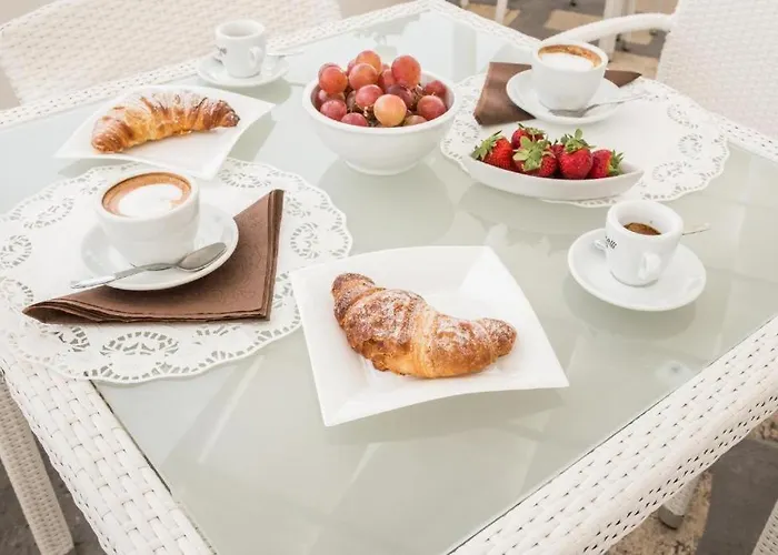 Guest house Faro Bianco - & 4*