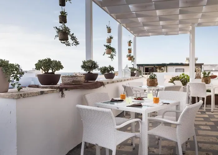 Guest house Faro Bianco - & 4*