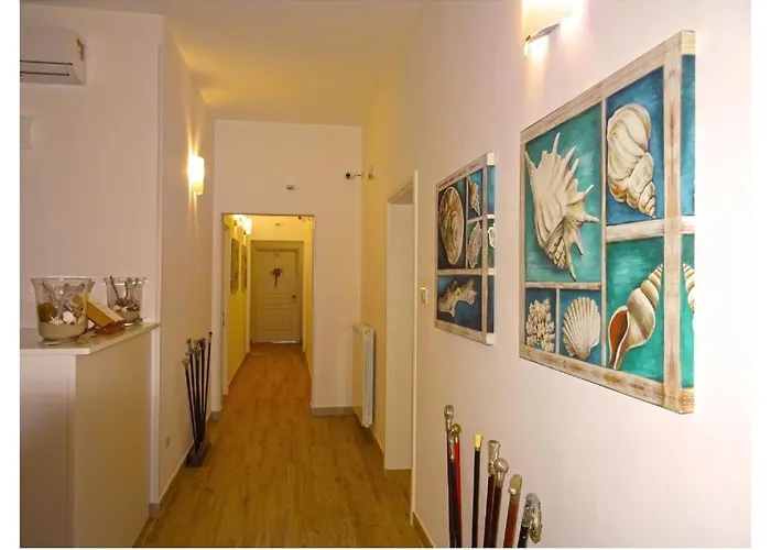 Guest house Faro Bianco - & 4*